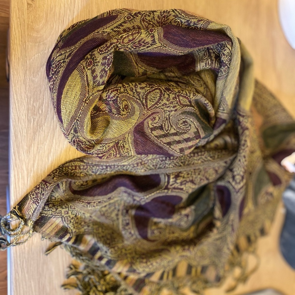 Pashmina scarf